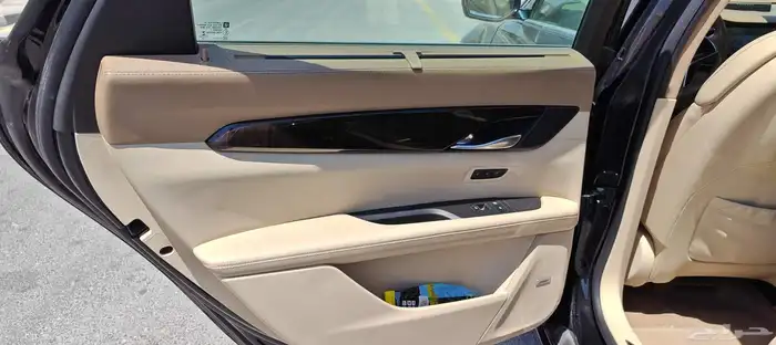 كاديلاك CT6 10