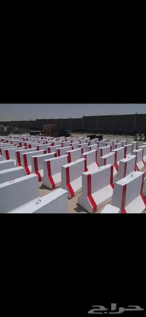 حواجز خرسانيه  مصدات سيارات قواعد اناره ومناهيل 7