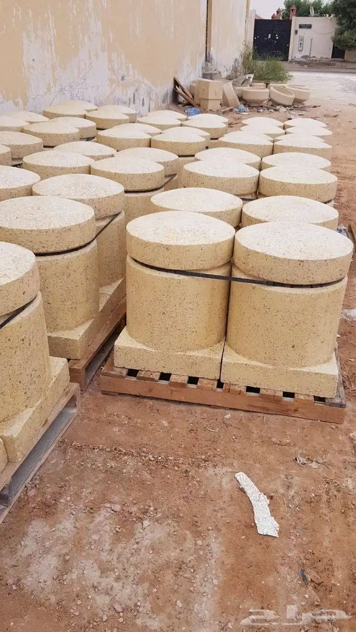 قواعد إناره حواجز خرسانيه 3