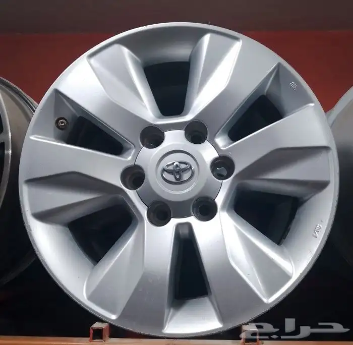 جنوط هايلوكس دبل موديل2017مقاس17 اصلي وكاله 1