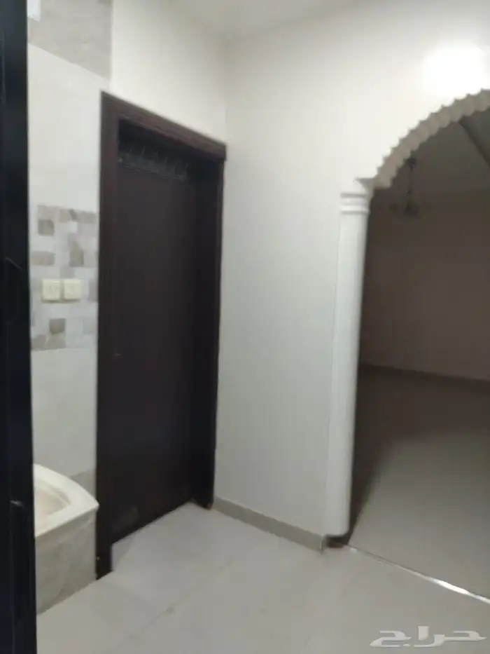 للايجار شقة علوية عوايل 1