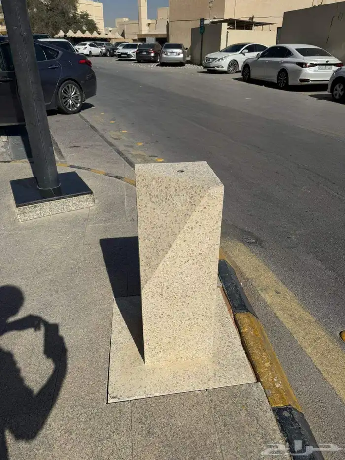 قواعد إناره حواجز خرسانيه 2