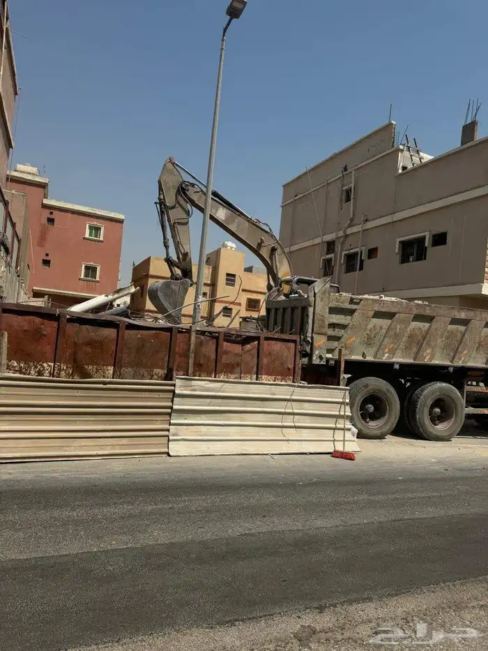 مقاول ومشرف سعودي 1