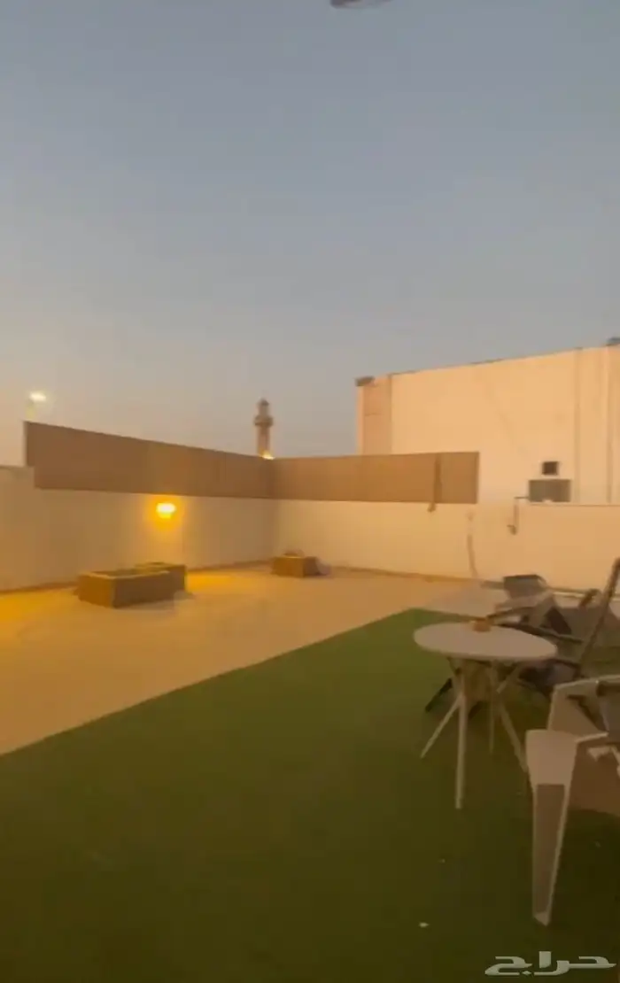 للبيع دور وشقة حي طيبه 400م السعر مليون200الف الببع كاش فقط 8