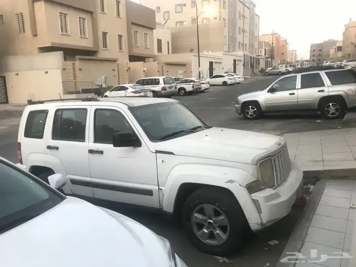 جيب شروكي ليبرتي 2012 4