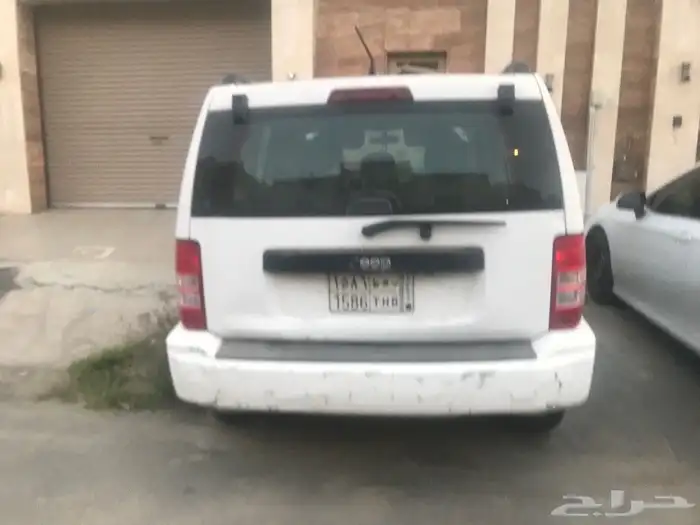جيب شروكي ليبرتي 2012 0