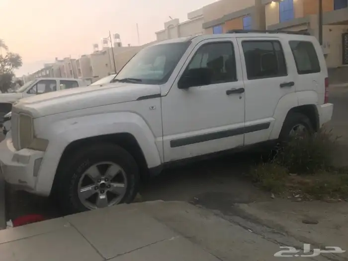 جيب شروكي ليبرتي 2012 1