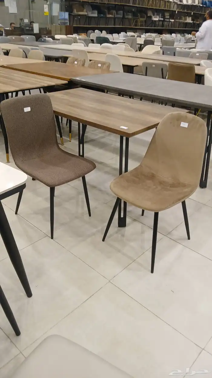 طاولات طعام رخام وخشب جلد وقماش 9