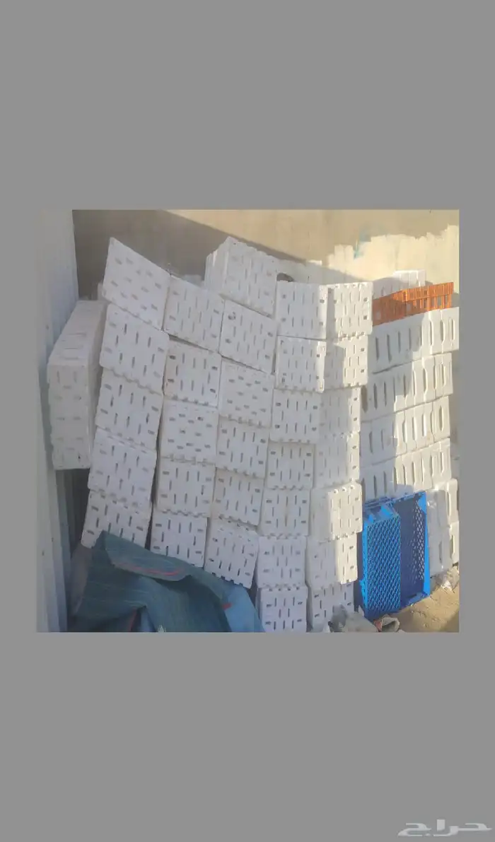 صناديق فلين كبير وصغير للبيع نضيف ويبيض الوجه كميه كثيره 1