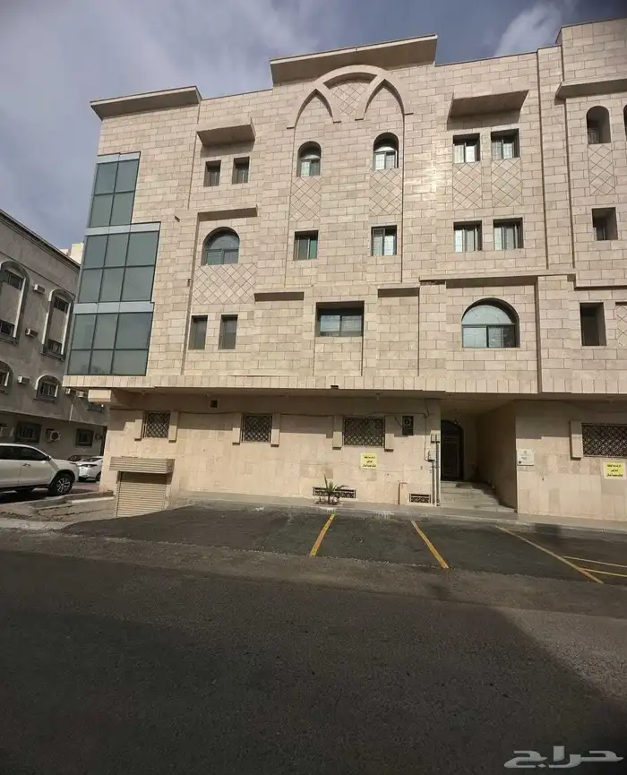 شقة 3 غرف وصالة بحي العريض 0