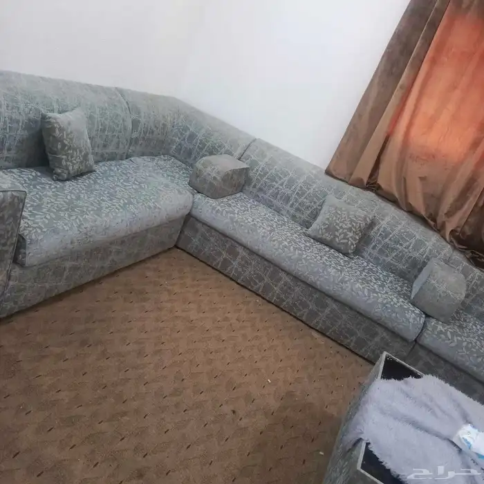 جلسه العربية 700ريال كنب رمادي خمسه قطع 300ريال 0