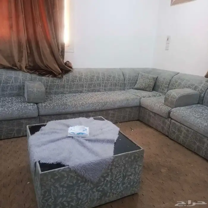 جلسه العربية 700ريال كنب رمادي خمسه قطع 300ريال 1