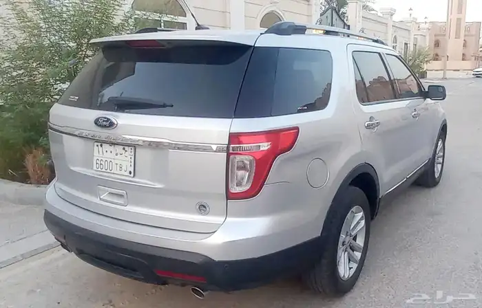 Ford Explorer Standard 1
