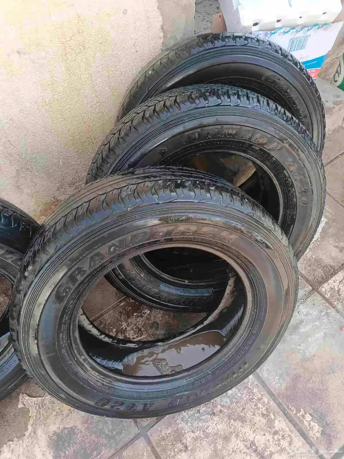 كفرات دنلوب مستخدم ثلاث سنوات مقاس 225 70 17 1