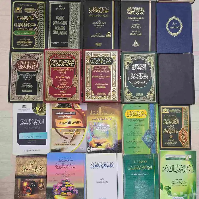 كتب دينية وكتيبات عدد 67 منها 3 مواضيع مكرره 1
