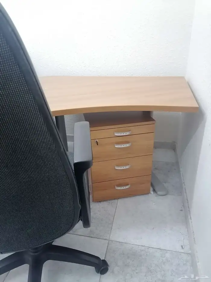 Ikea office table with side table puraced price is 3500 now 2