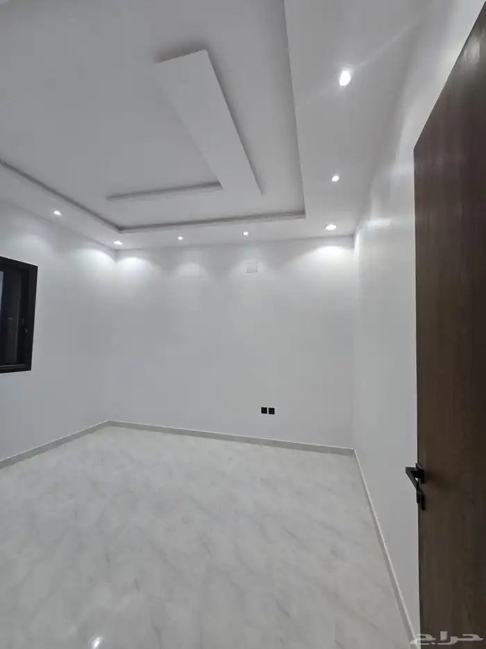 فيلا درج داخلي وشقه شرق الرياض حي الجنادريه 17