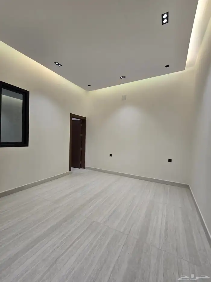 دور أرضي 10