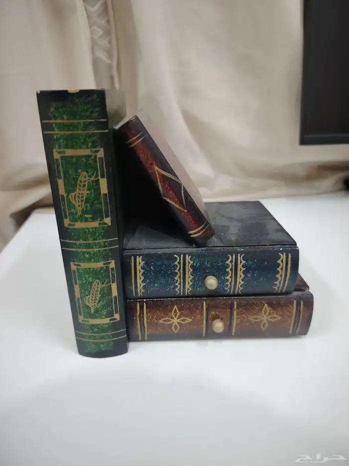 اثاث مكتبي  مع ادراج 1