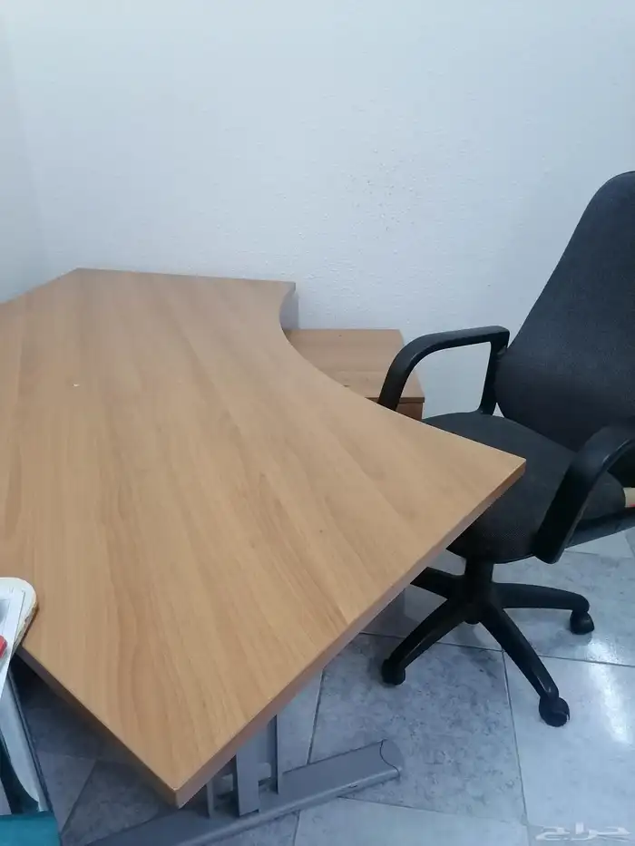 Ikea office table with side table puraced price is 3500 now 0