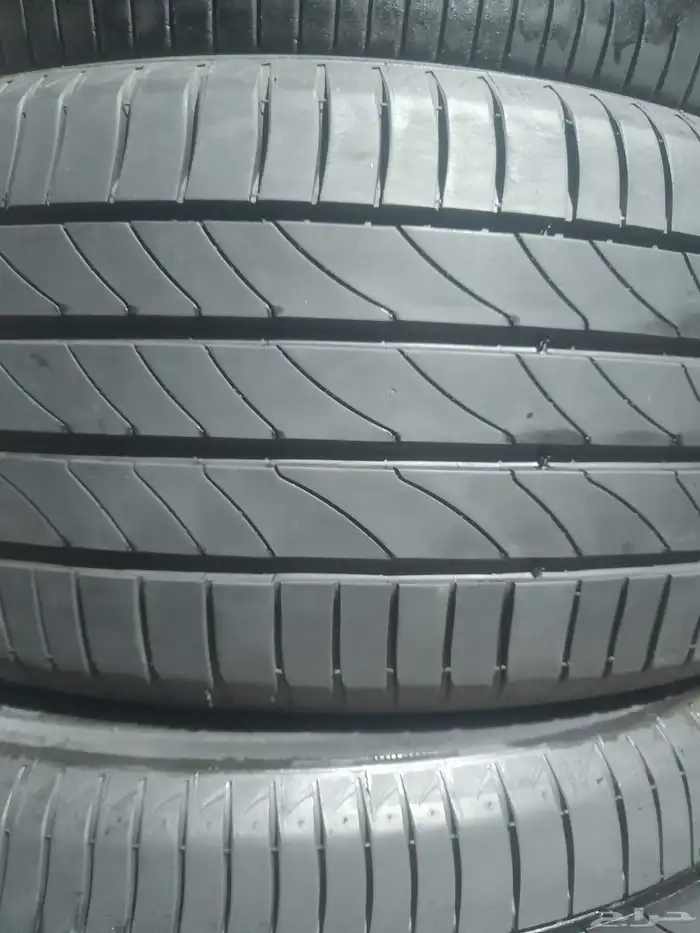 طقم كفرات ميشلان مقاس 215 55 17كفرات نضيفه تاريخ جديد 2