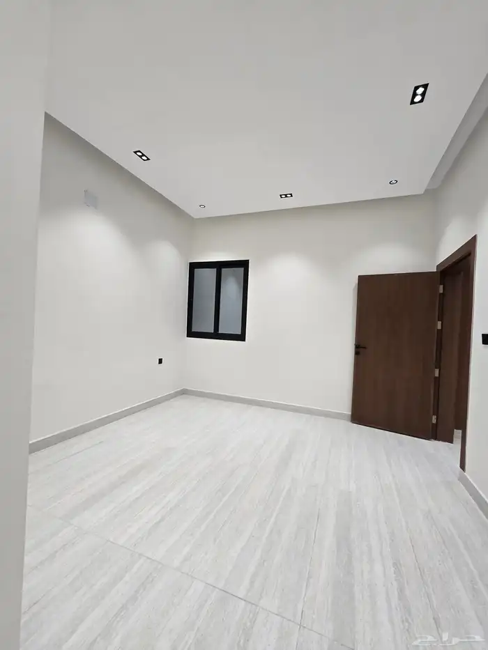 دور أرضي 8