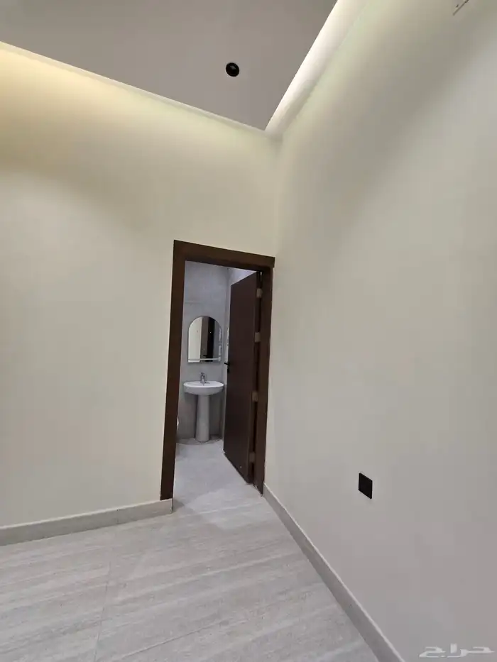 دور أرضي 13