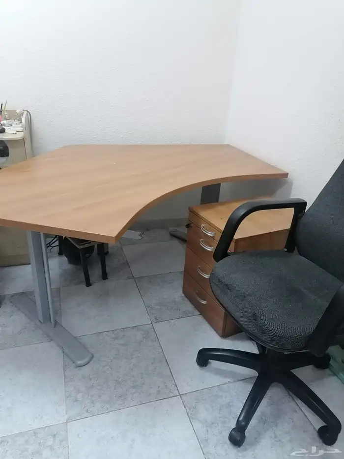 Ikea office table with side table puraced price is 3500 now 1