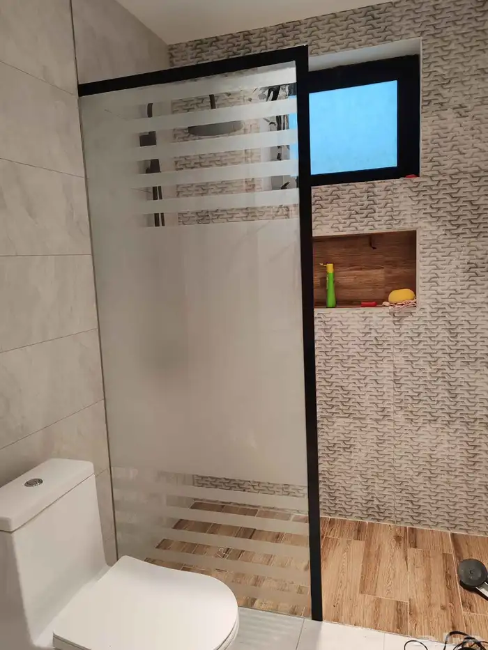 زجاج سكريت والمنيوم وحديد 1