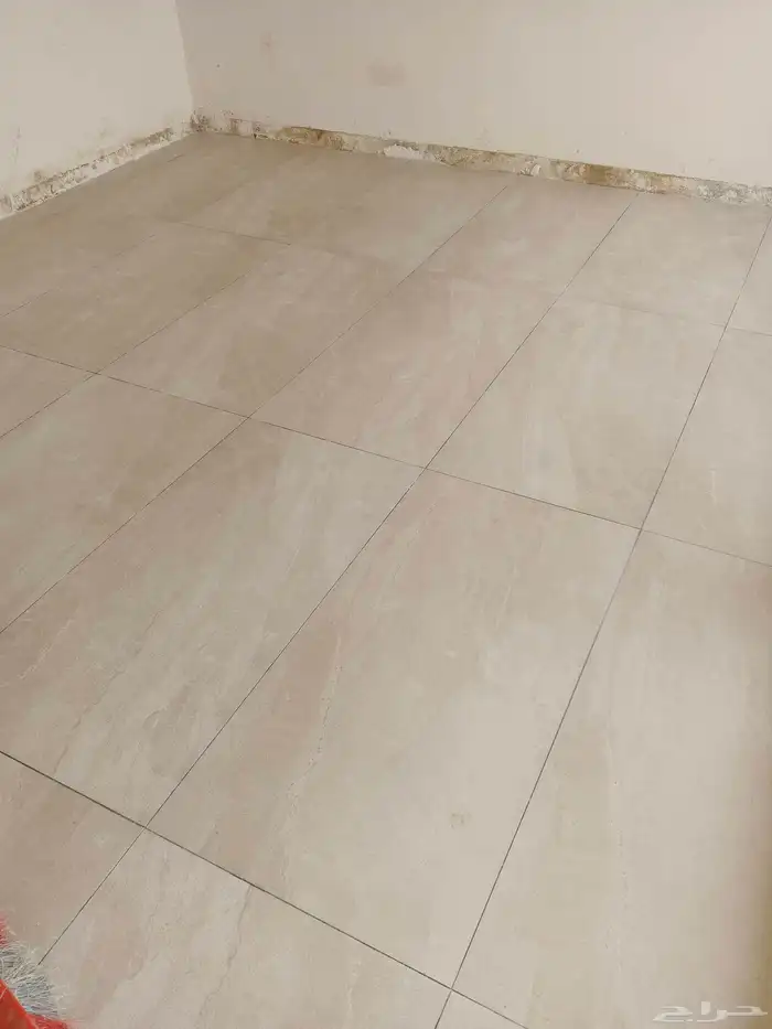 مبلط يمني لجميع انواع البلاط والرخام 0