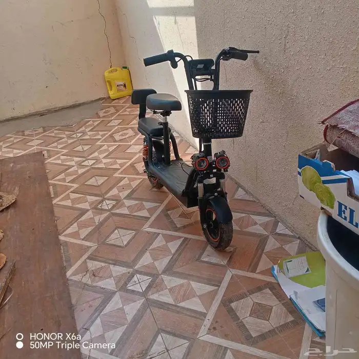 سكوتر كهربائي  جديد استخدم نص ساعه او اقل للبيع الموقع حي ال 1