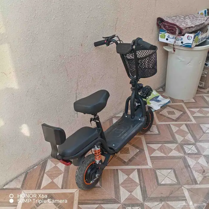 سكوتر كهربائي  جديد استخدم نص ساعه او اقل للبيع الموقع حي ال 0