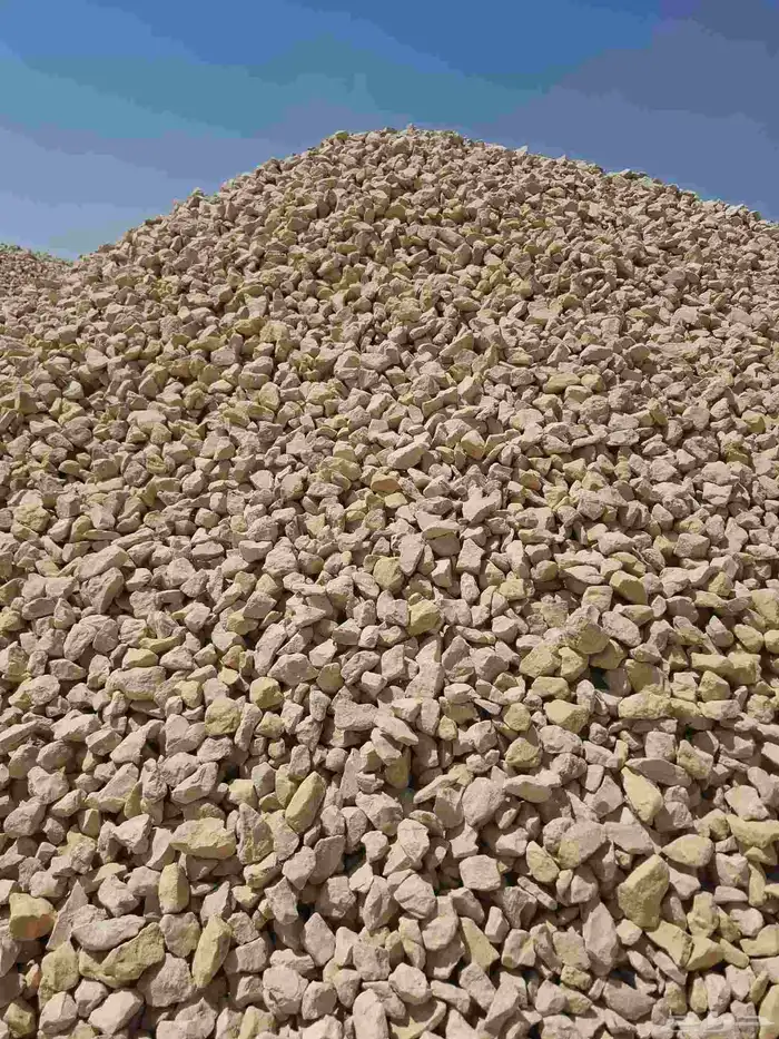 بحص ابيض ورمل وصبيز واسفلت وبطحا 0