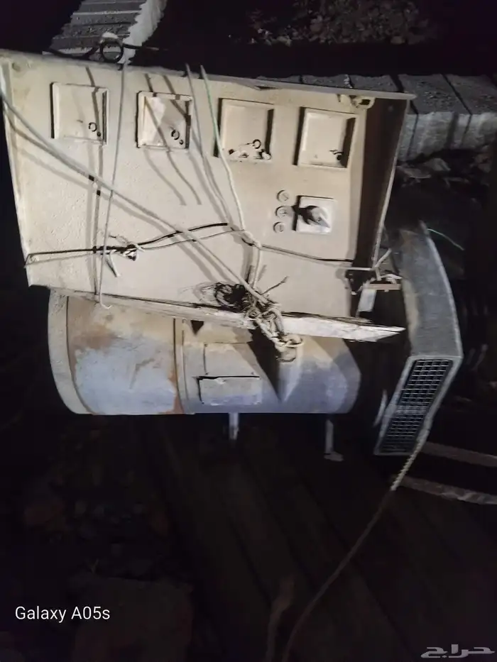 مولد كهرباء 40 كيلوا للبيع شغال ونظيف 0