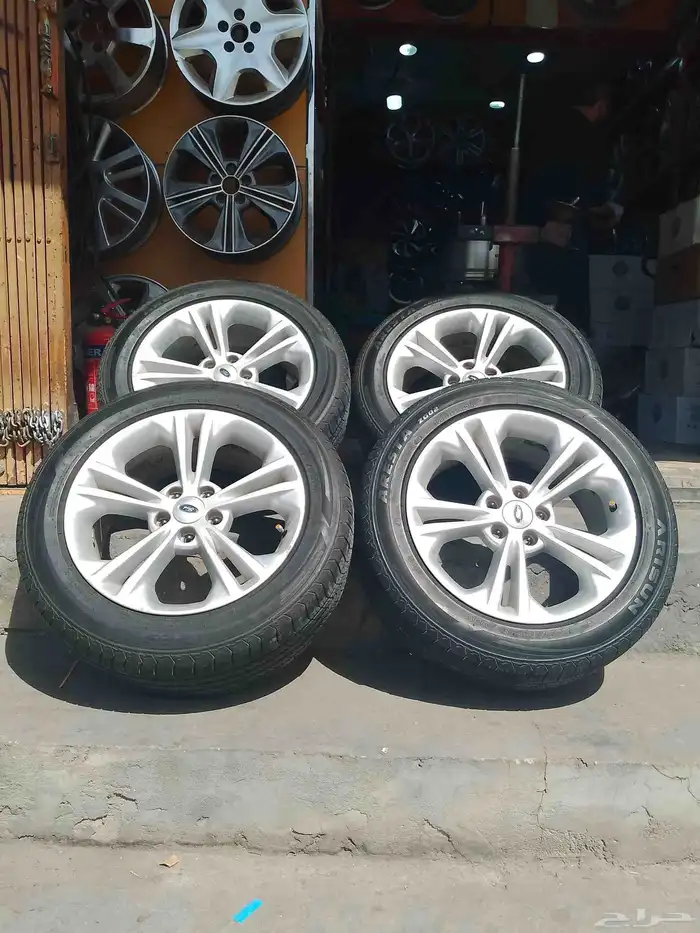 جنوط تورس موديل2017 مقاس18 اصلي وكاله معى الكفرات تايلندي 1