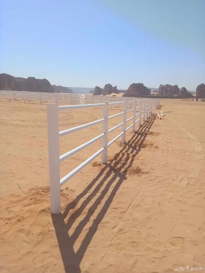 نقوم بتركيب حواجز االخيول 0