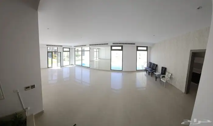 فلة سكنية كبيرة للايجار في حي النرجس 28