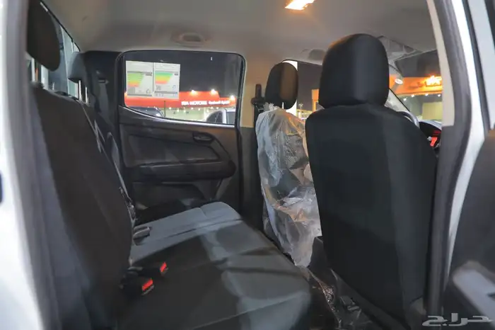 ايسوزو ديماكس غمارتين 2025 قير عادي ديزل 12