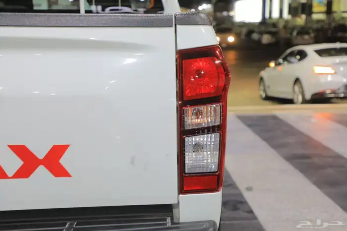 ايسوزو ديماكس غمارتين 2025 قير عادي ديزل 3