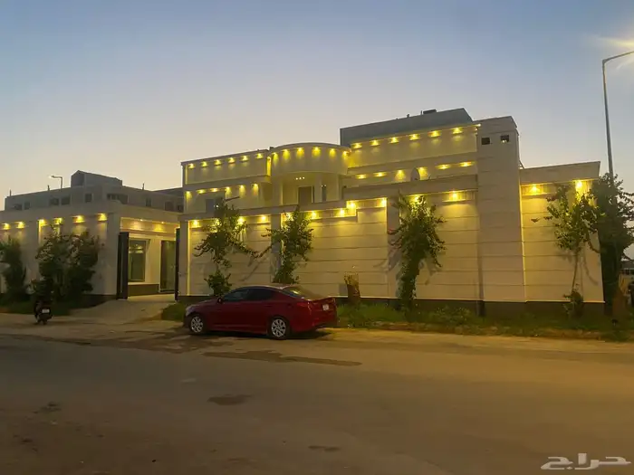 للبيع فيلا دور و3شقق في الرياض في حي المعيزلة 1
