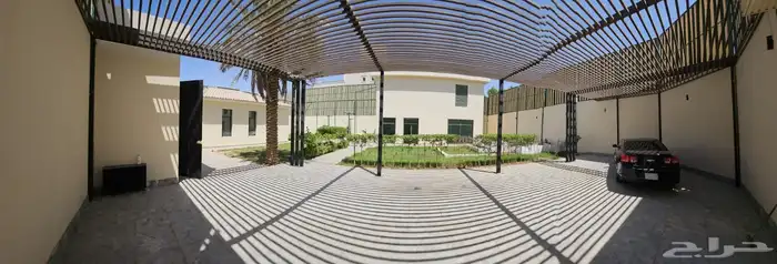 فلة سكنية كبيرة للايجار في حي النرجس 10