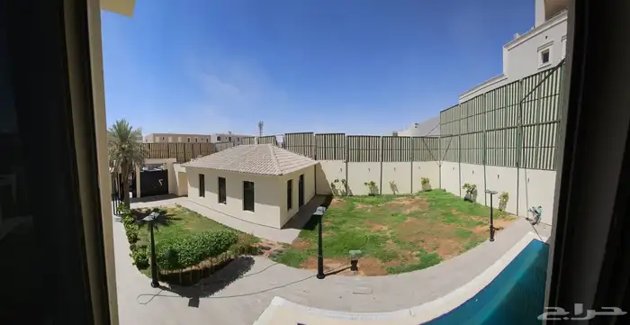 فلة سكنية كبيرة للايجار في حي النرجس 3