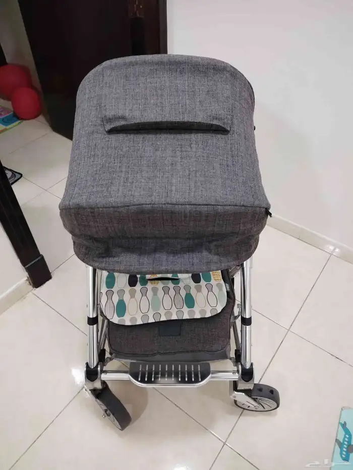 سياره اطفال من باباز و ماماز بحاله ممتازة مع قطعتين 1