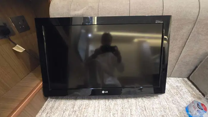 شاشة الجي 32 بوصه عادي 0