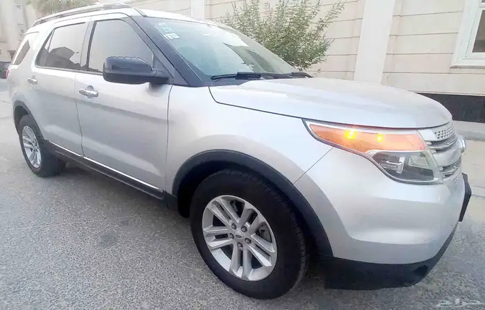Ford Explorer Standard 8