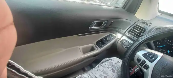 Ford Explorer Standard 13