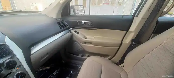 Ford Explorer Standard 12