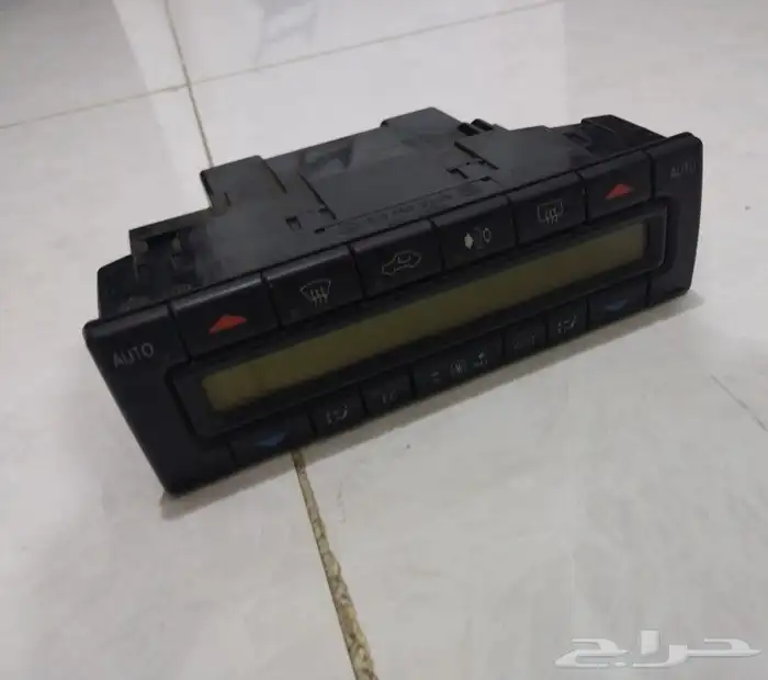 للبيع تحكم مكيف أبو عيون W210 1