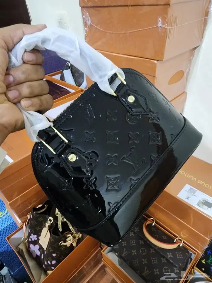 متوفر منقص الاسعار انواع الشنط متوفر شوزات عرضاوت اليوم الوط 9