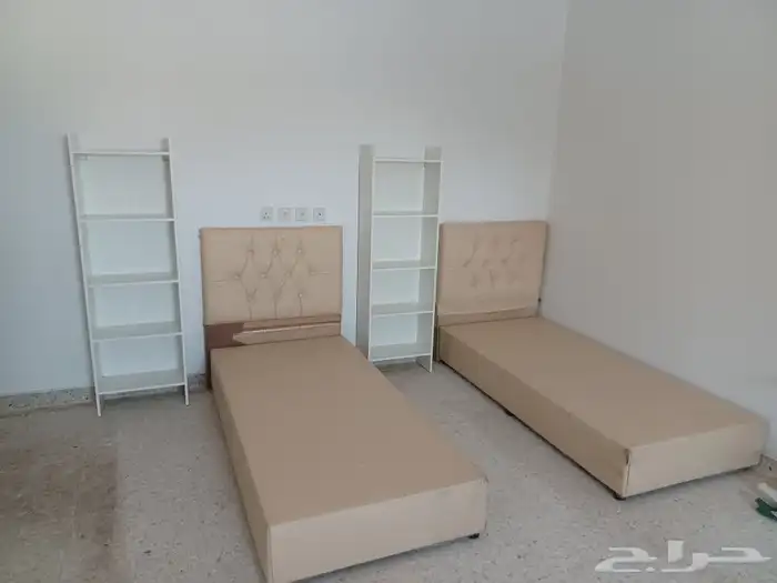 سريرين نفر مع مكتبتين رفوف 0